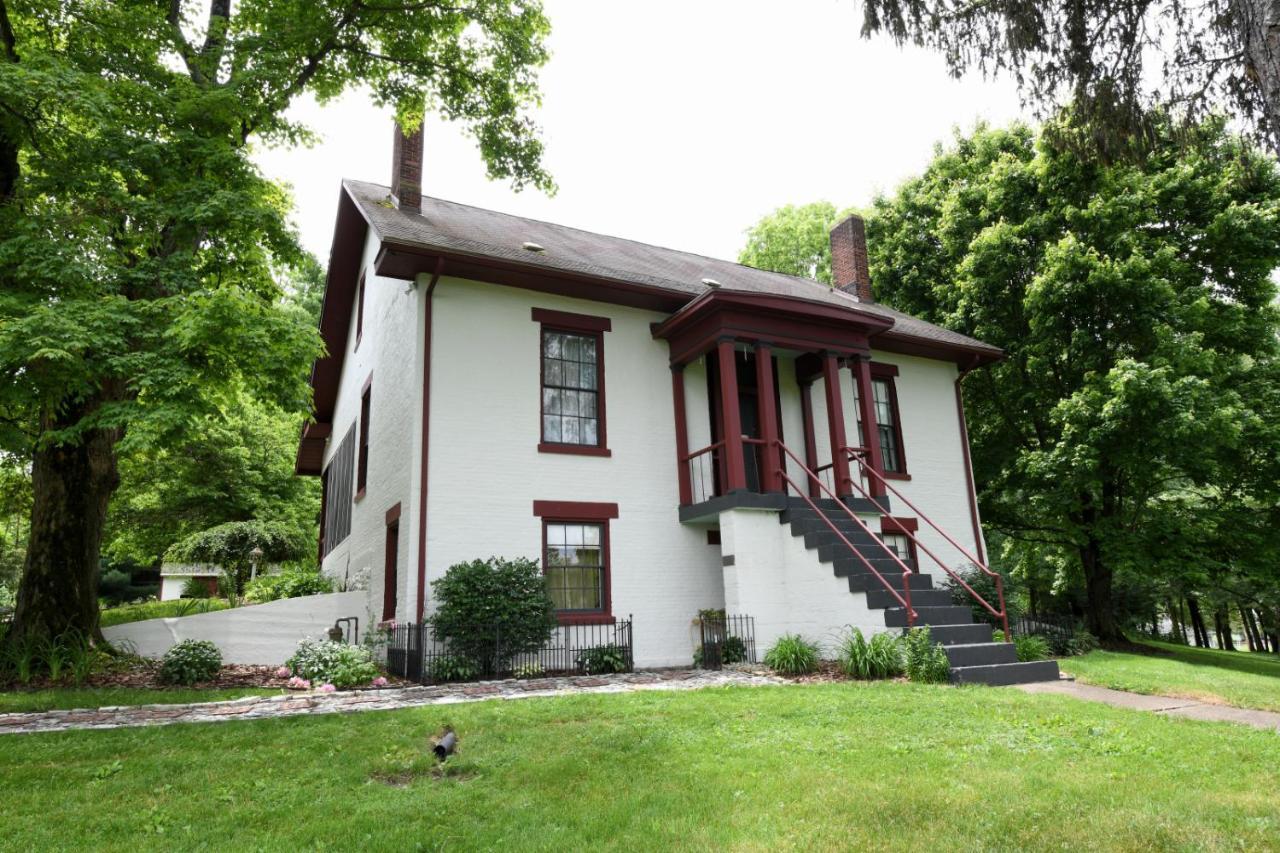 Bed and Breakfast The Pines Of Dresden Экстерьер фото